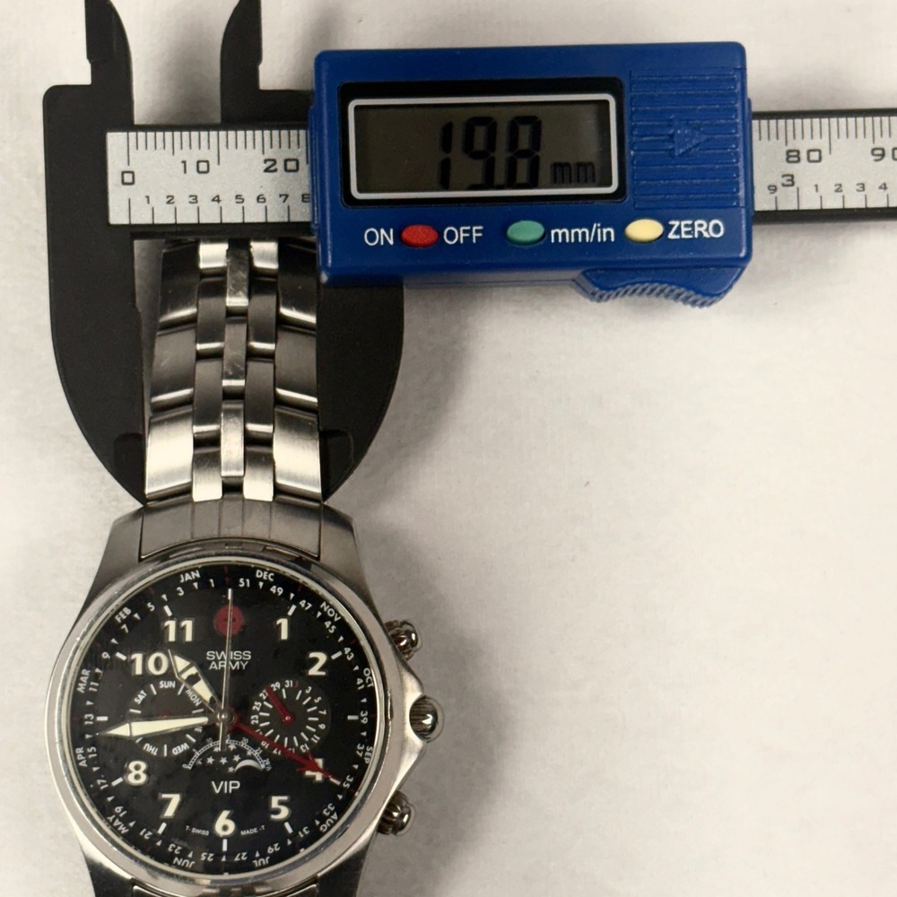 Victorinox Swiss Army Odyssey VIP Moon Phase 39mm Quartz‎ Men's Watch - Picture 11 of 12